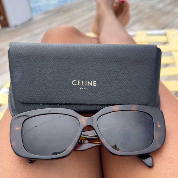 Celine original Triomphe Sunglasses with Gold Accent - Picture 4 of 4